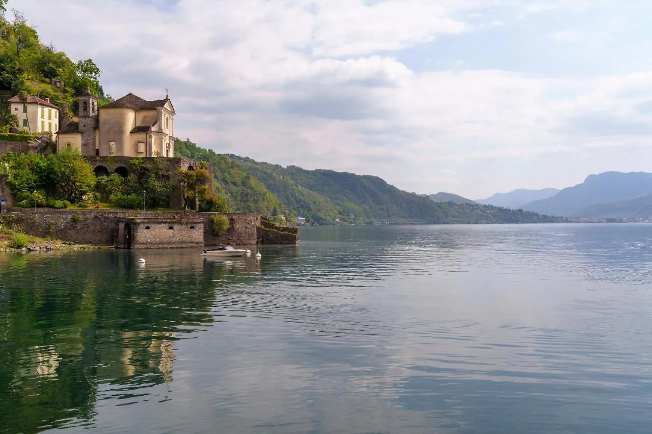 Casa Vacanza Acqua Dolce Maccagno Holiday home